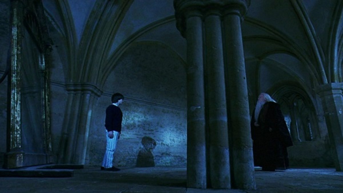 Harry Potter: Este sería el motivo por el que Dumblendore veía calcetines en el Espejo de Oesed