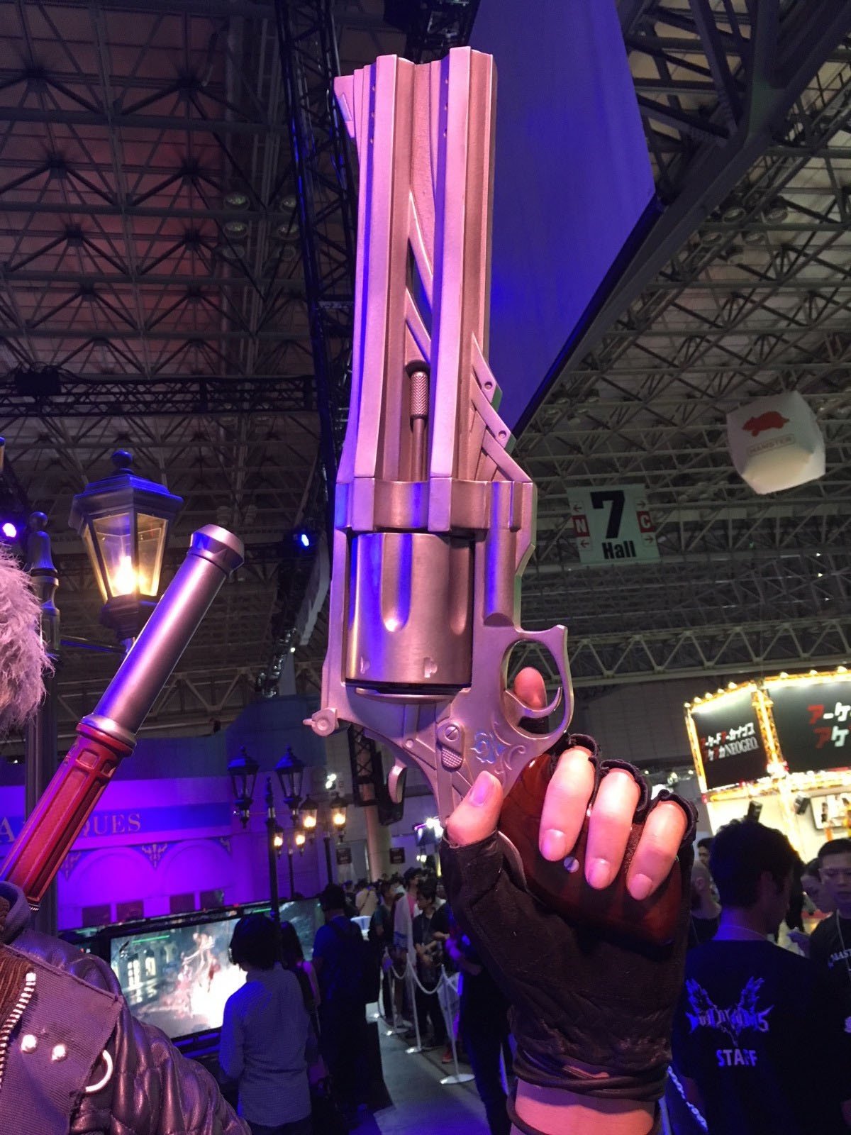Nero de Devil May Cry 5 tuvo esta increíble estatua a tamaño real en el Tokyo Game Show 2018